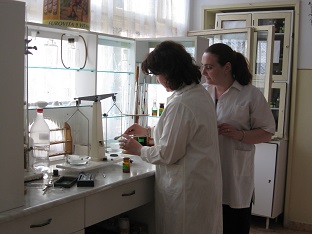 Laborator Chimie farmaceutică și Forme farmaceutice 